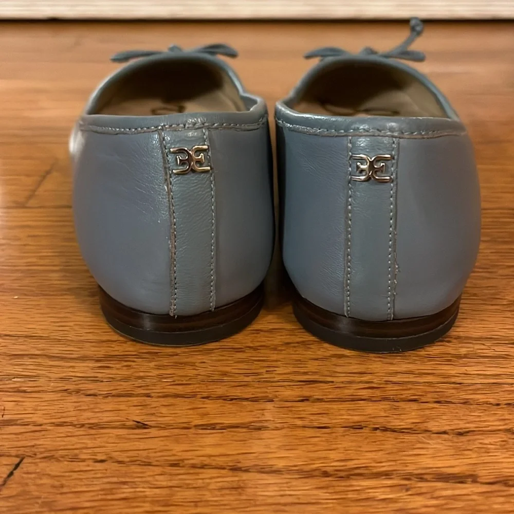 Soft blue flats - Picture 3 of 7